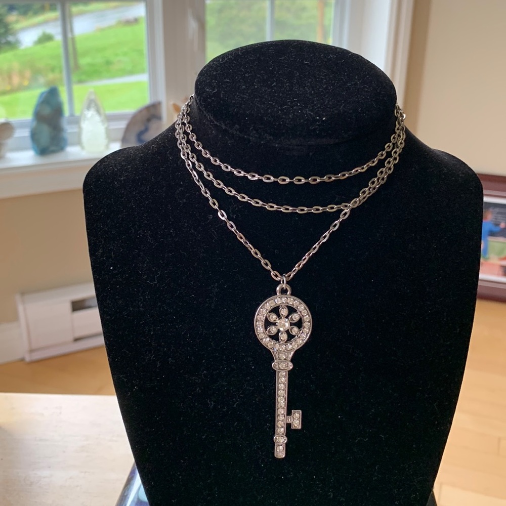 🇨🇦50% off🇨🇦Large Key Pendant plus Long Chain
